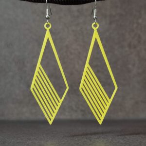 Elegant Linear-Pattern Earrings